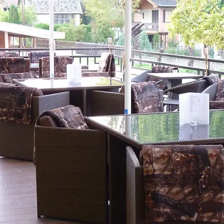 Parton & Bowling Konukevi