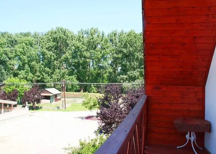 Parton & Bowling Pensiune *